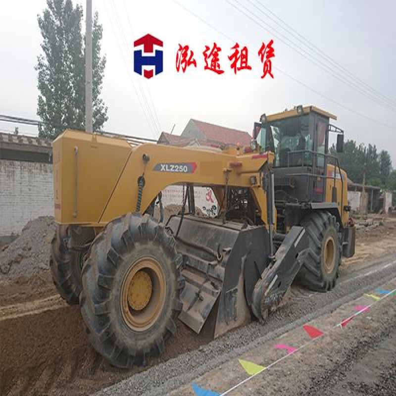 中置式路拌機助力海南西環高鐵三亞港城鎮